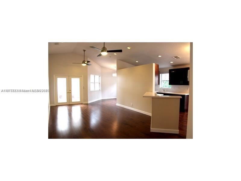 9462 NW 8th Cir, Plantation, Florida image 15