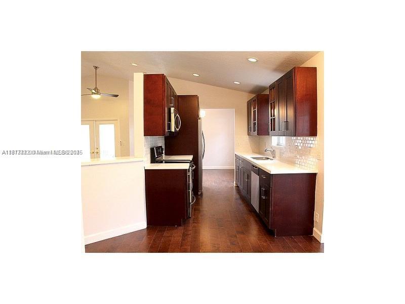 9462 NW 8th Cir, Plantation, Florida image 17