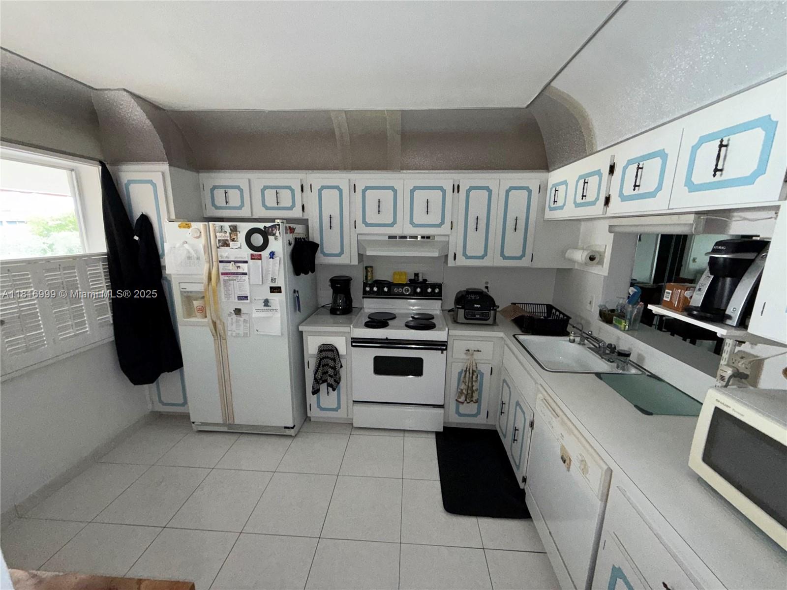 3581 Inverrary Dr #410, Lauderhill, Florida image 2