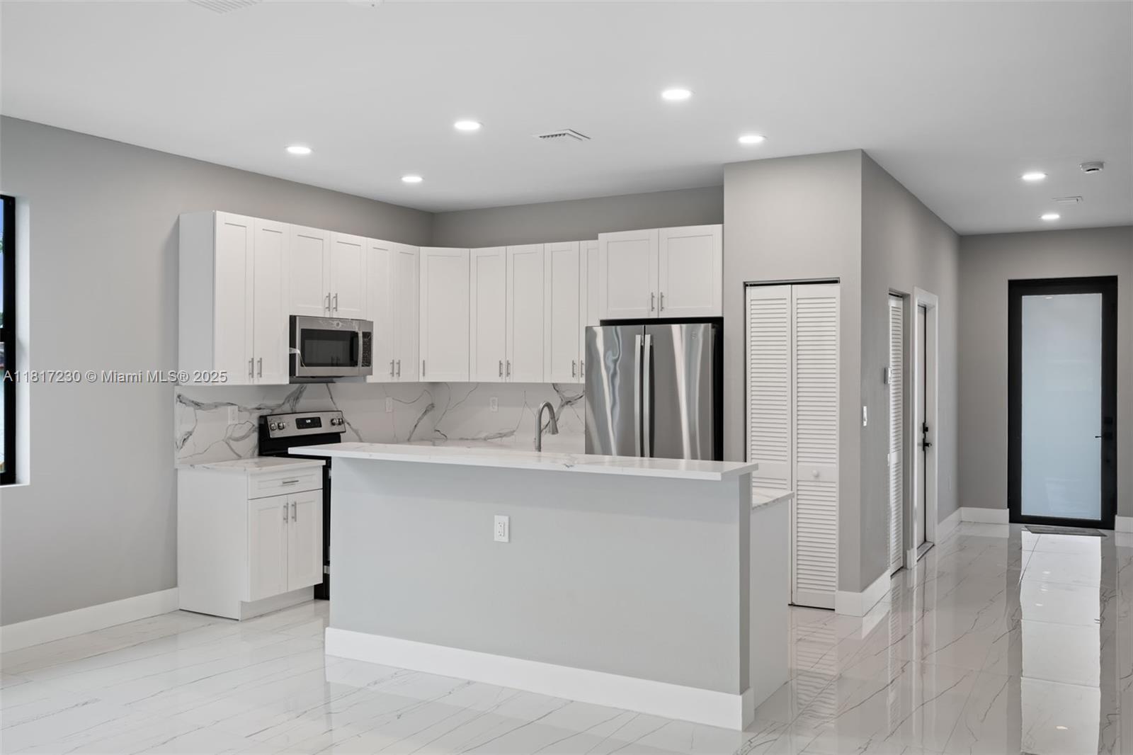 2884 NW 8th Ct, Fort Lauderdale, Florida image 6