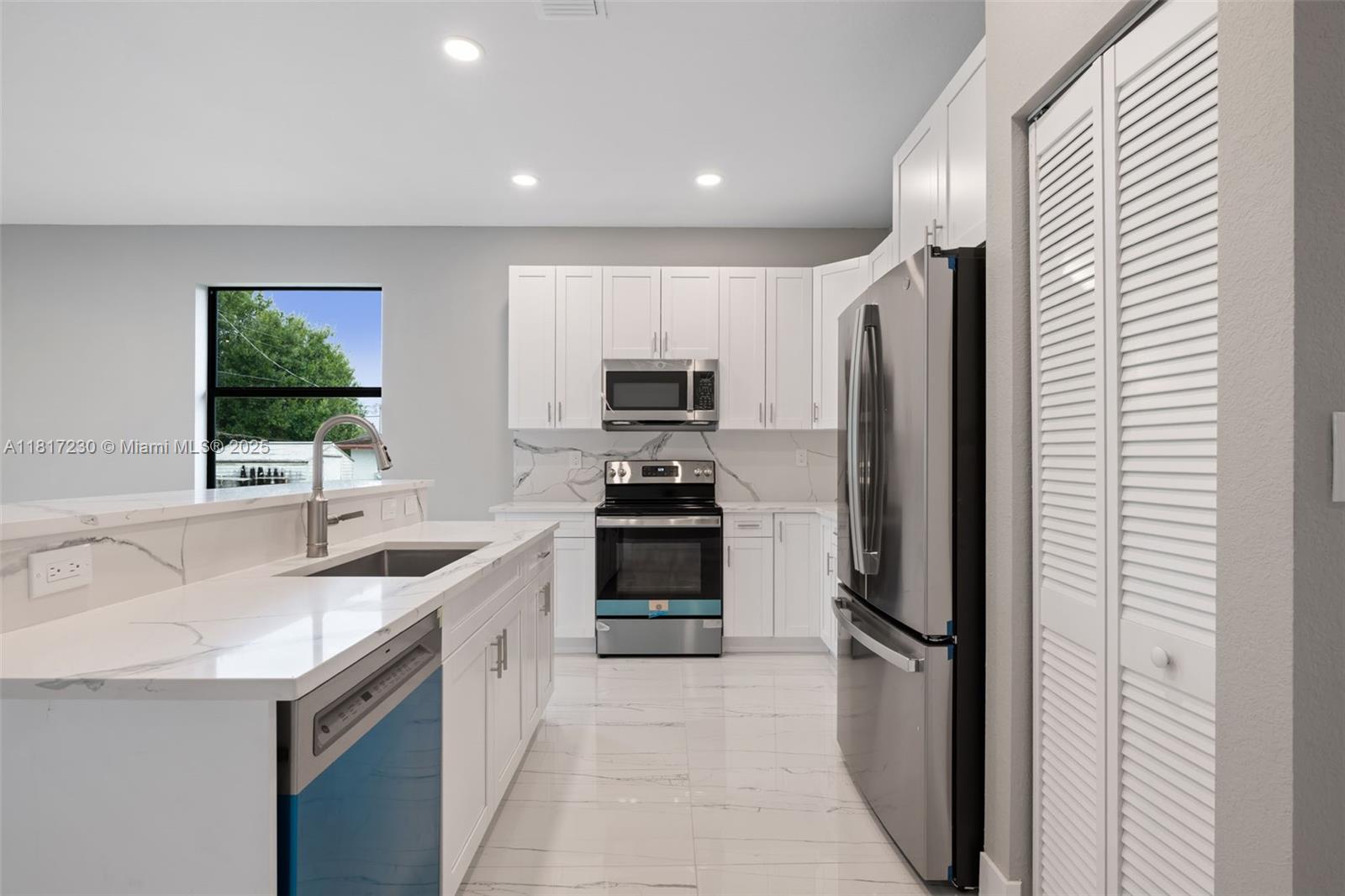 2884 NW 8th Ct, Fort Lauderdale, Florida image 7