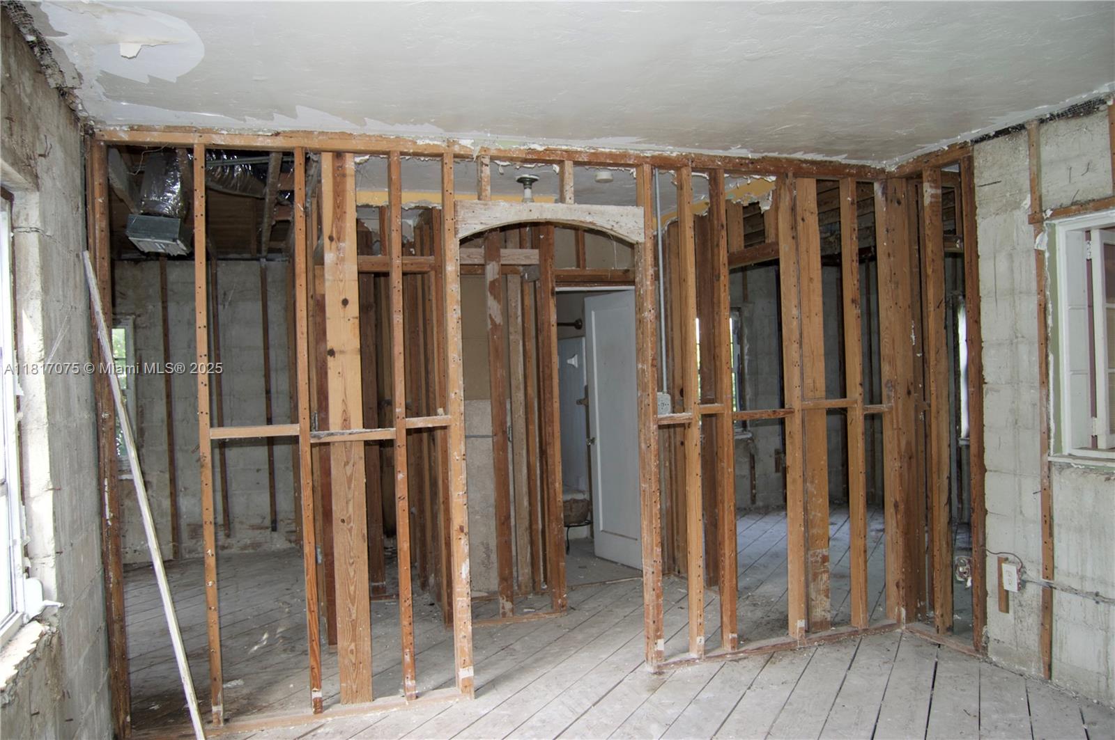 720 NE 117th St, Biscayne Park, Florida image 3
