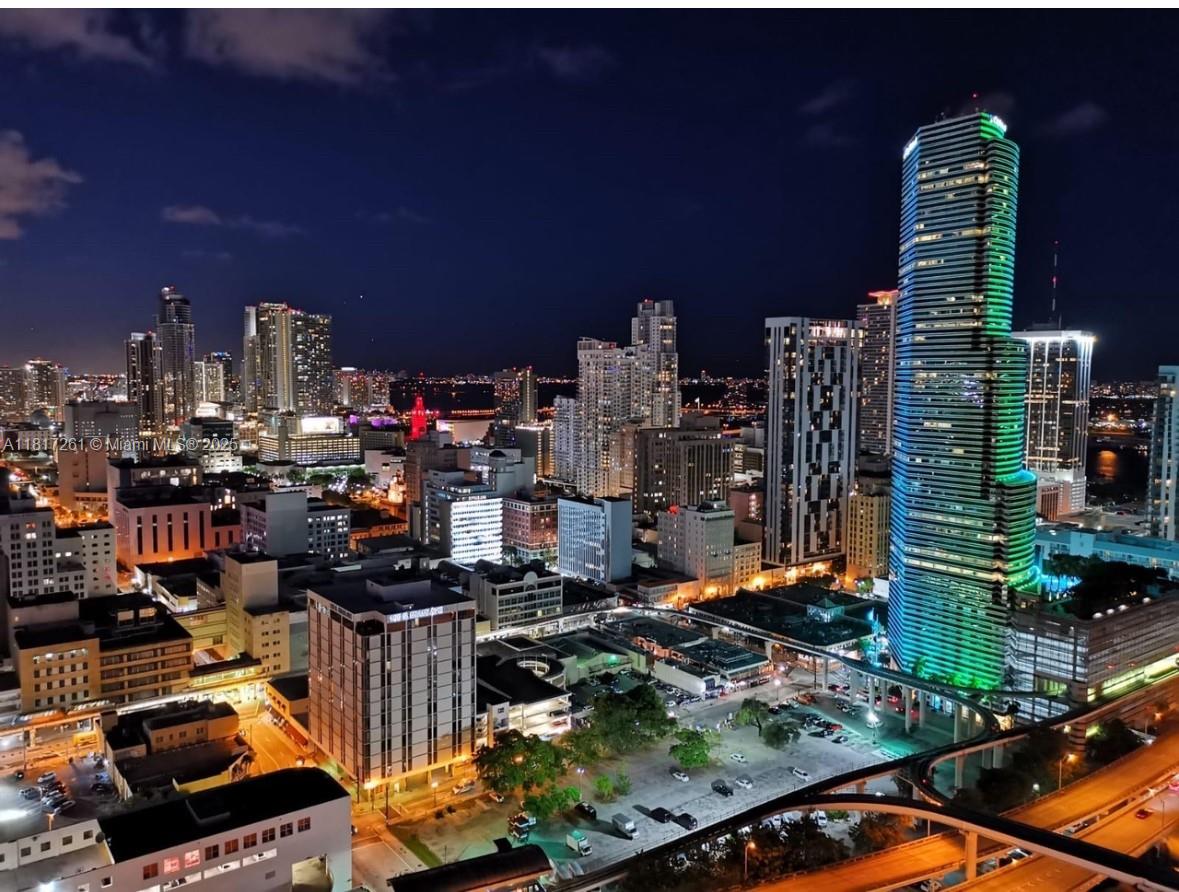 350 S Miami Ave #3707, Miami FL 33130