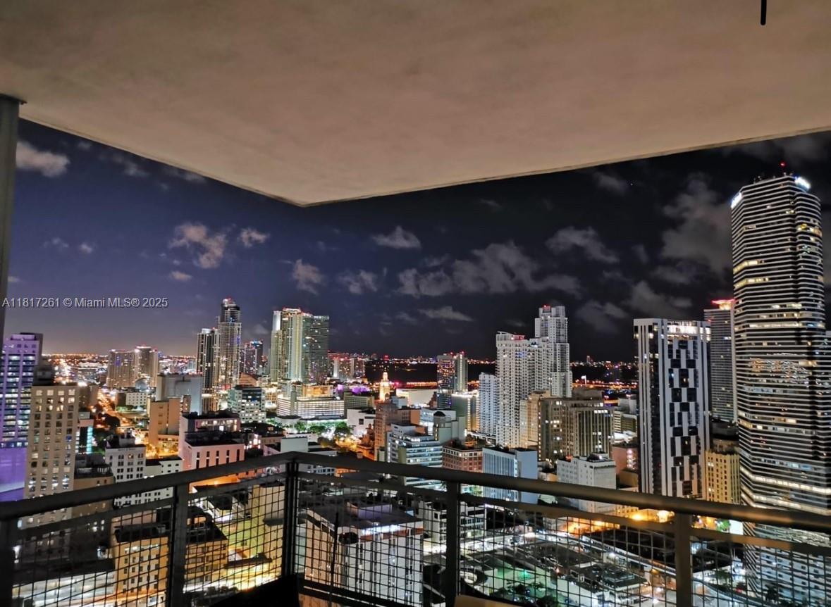 350 S Miami Ave #3707, Miami FL 33130