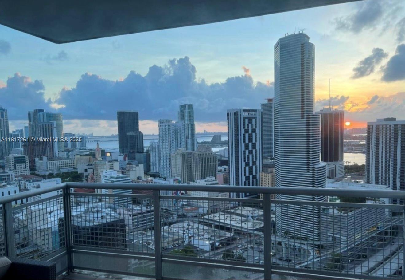 350 S Miami Ave #3707, Miami FL 33130