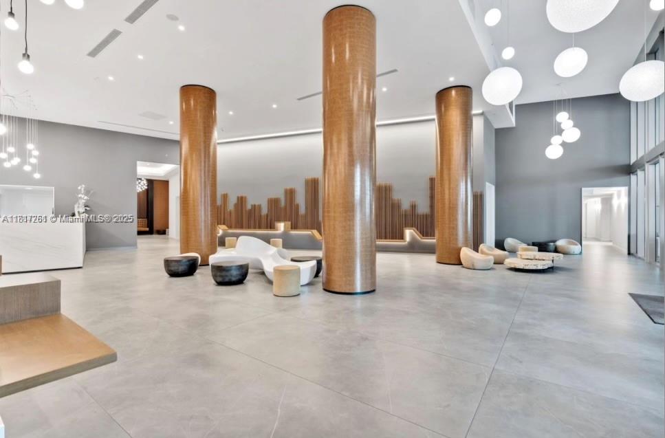 350 S Miami Ave #3707, Miami FL 33130