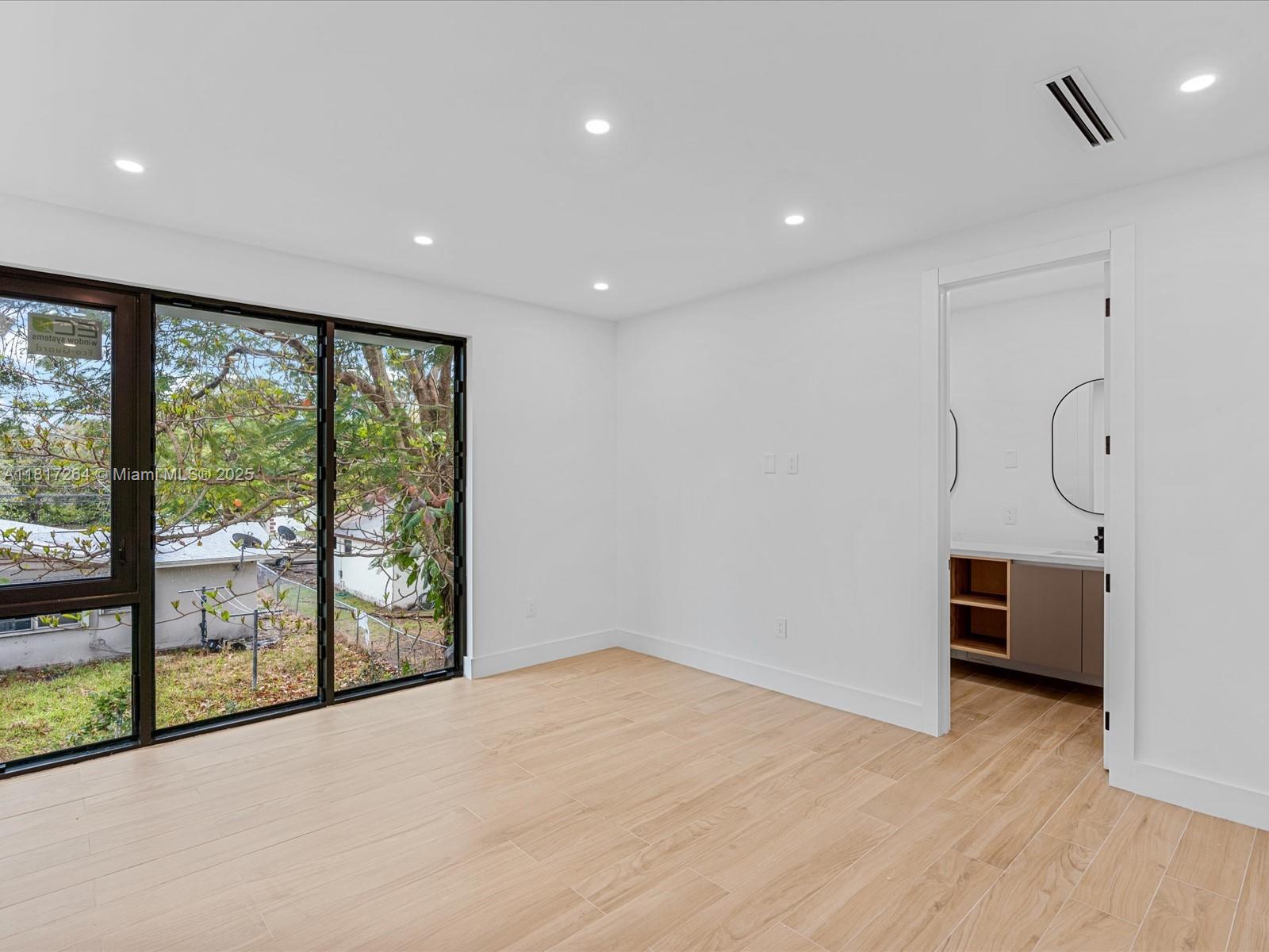 3614 Thomas Ave, Miami, Florida image 27