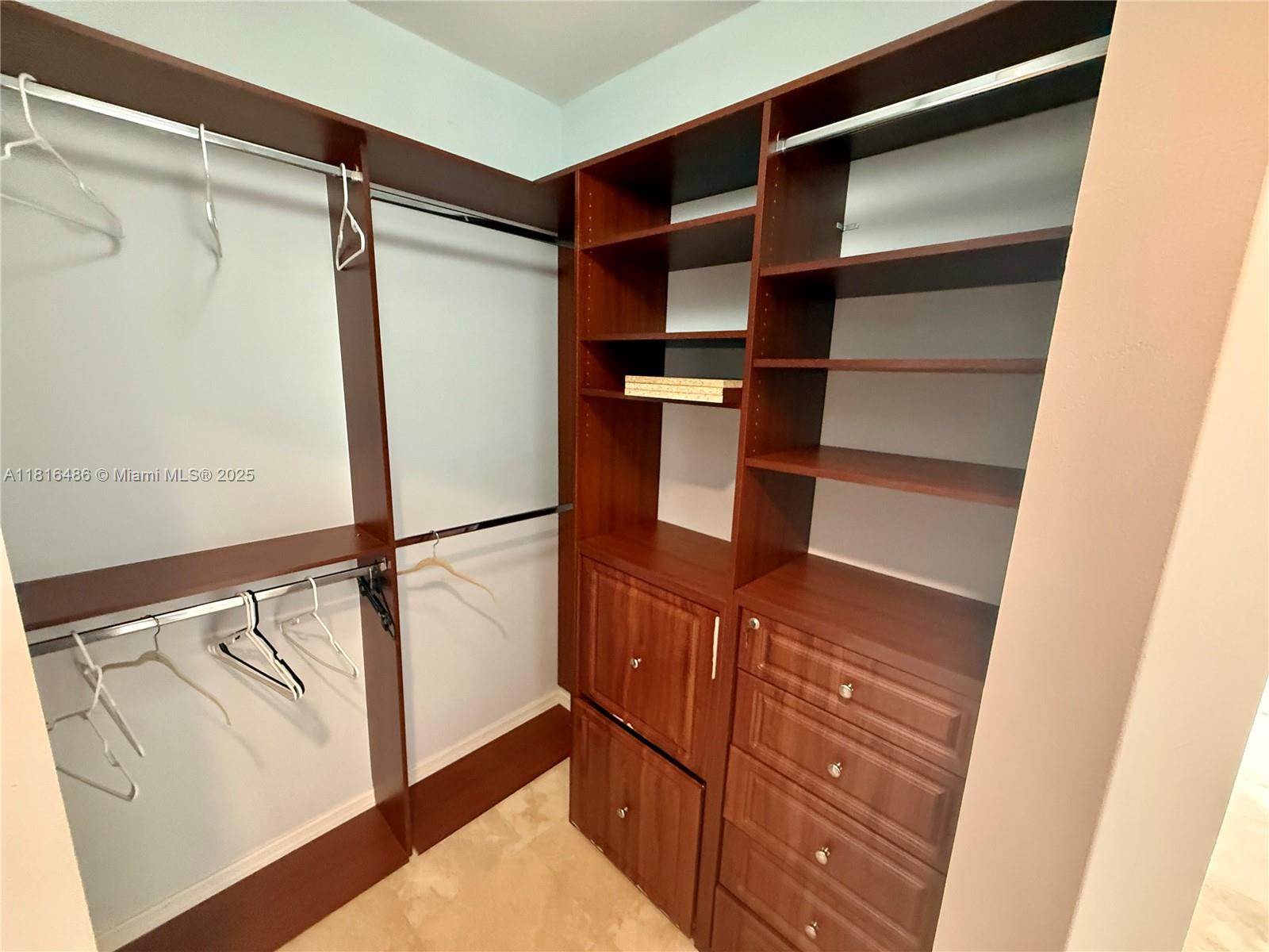 808 Brickell Key Dr #1603, Miami FL 33131