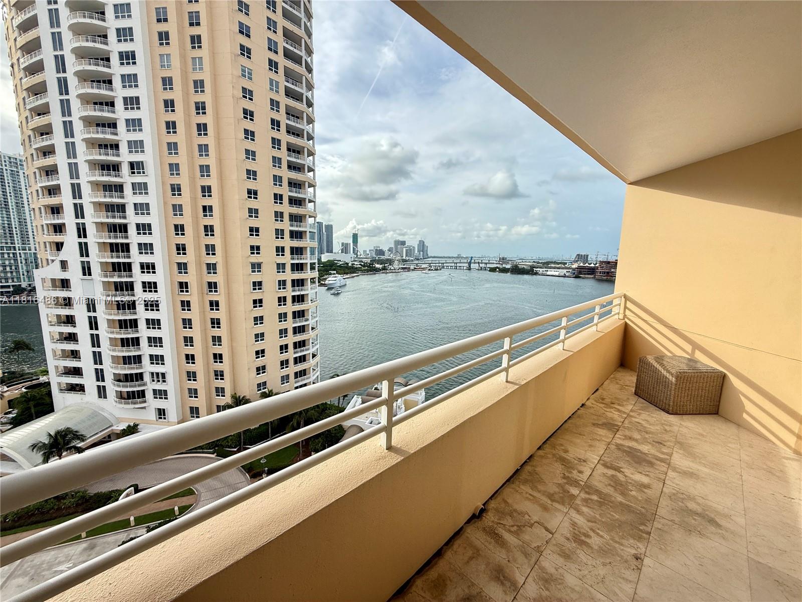 808 Brickell Key Dr #1603, Miami FL 33131
