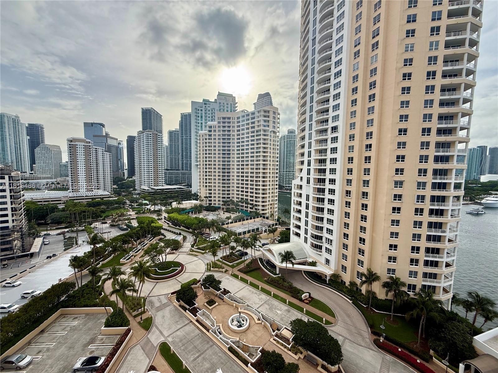 808 Brickell Key Dr #1603, Miami FL 33131
