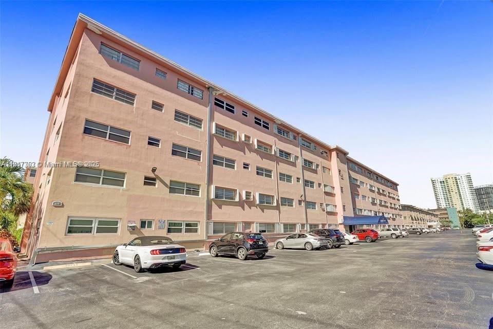 180 NE 12th Ave #14A, Hallandale Beach, Florida image 5