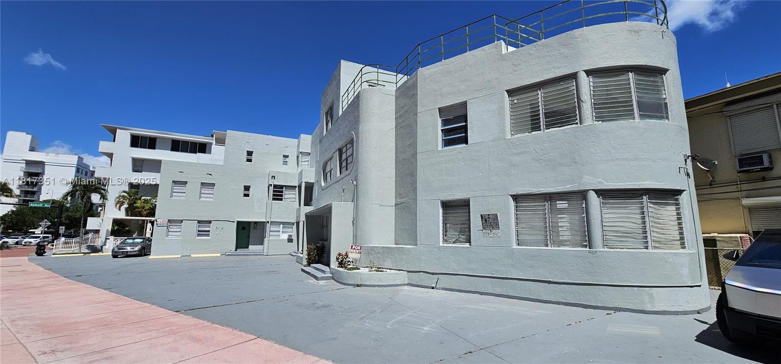 Property photo # 2