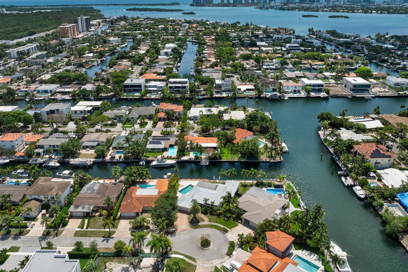 12985 Ortega Ln, North Miami, Florida image 37