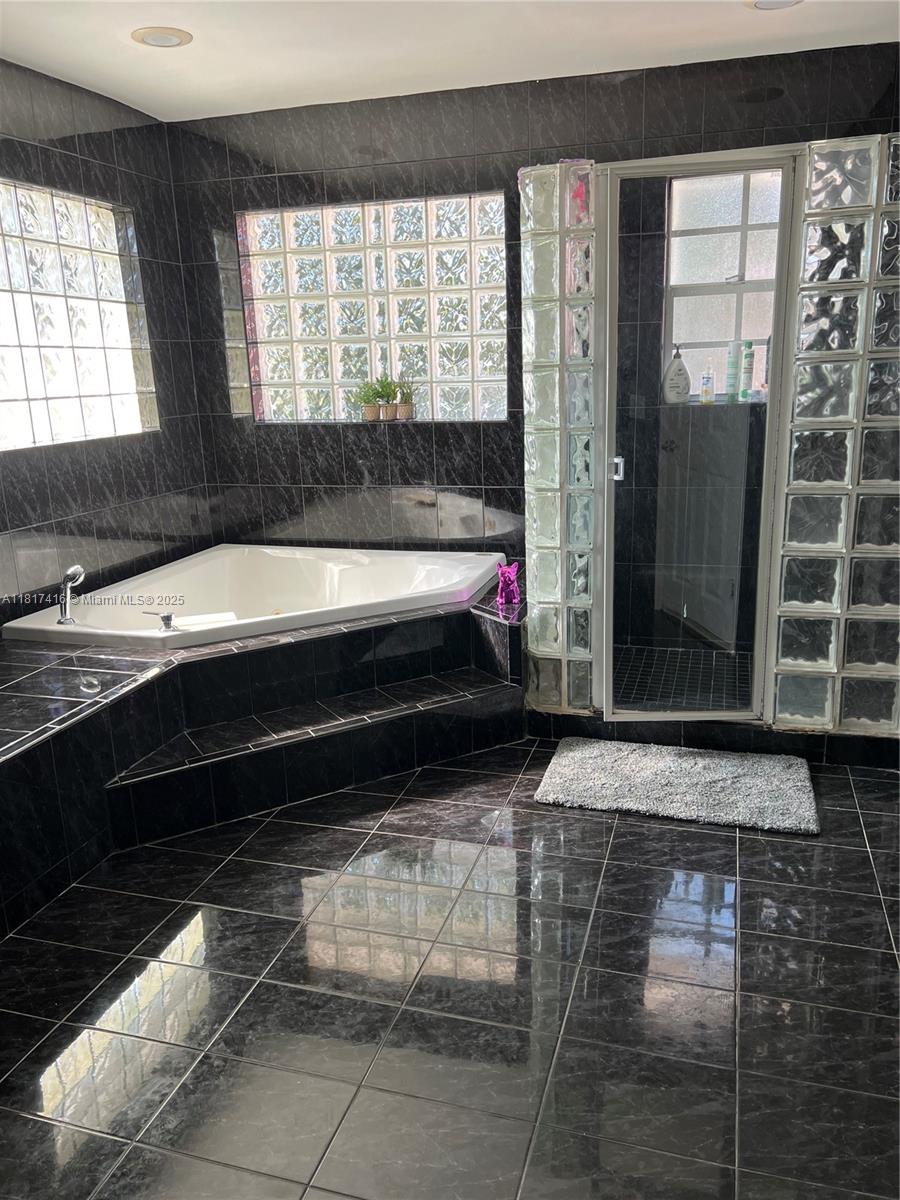6284 SW 26th St, Miami, Florida image 9