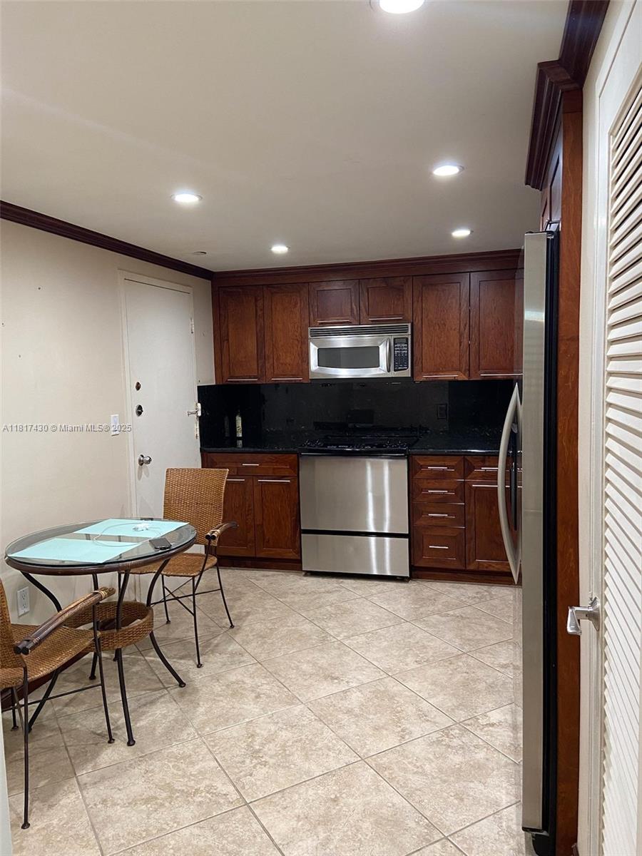Property photo # 9