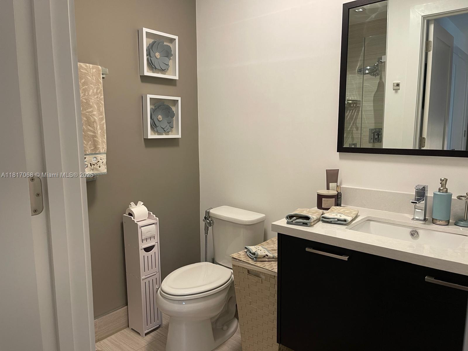9157 NW 33rd St, Doral, Florida image 21