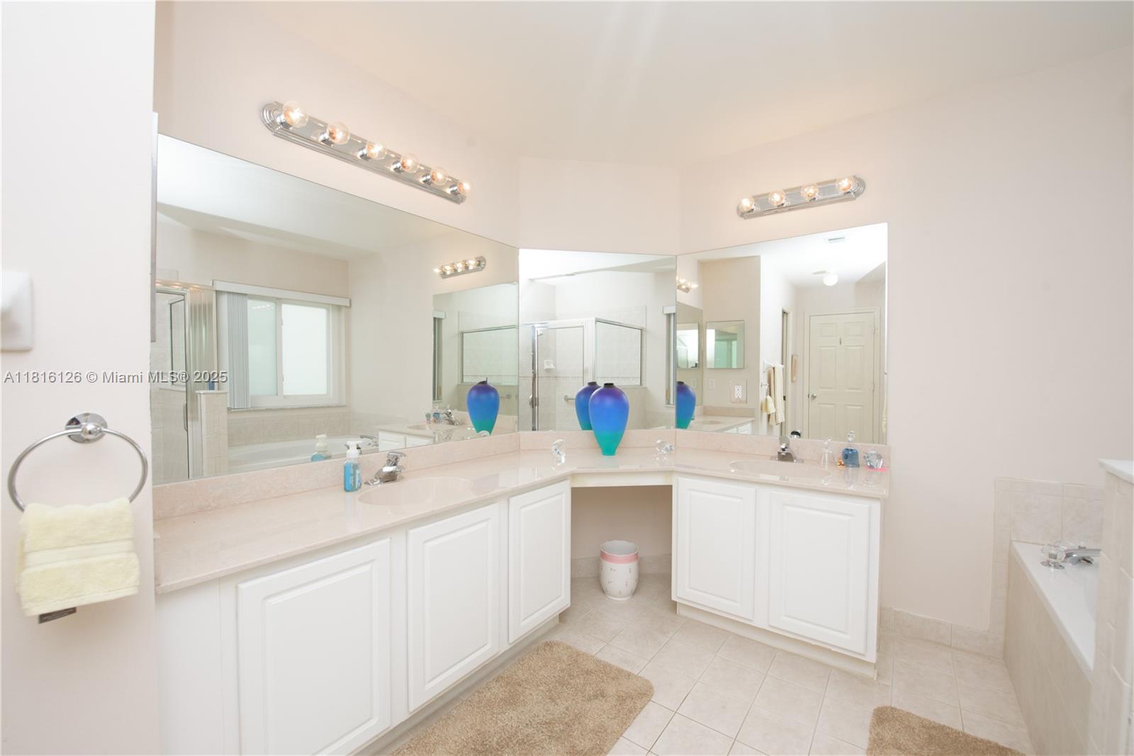 5402 NW 110th Ave, Doral, Florida image 10