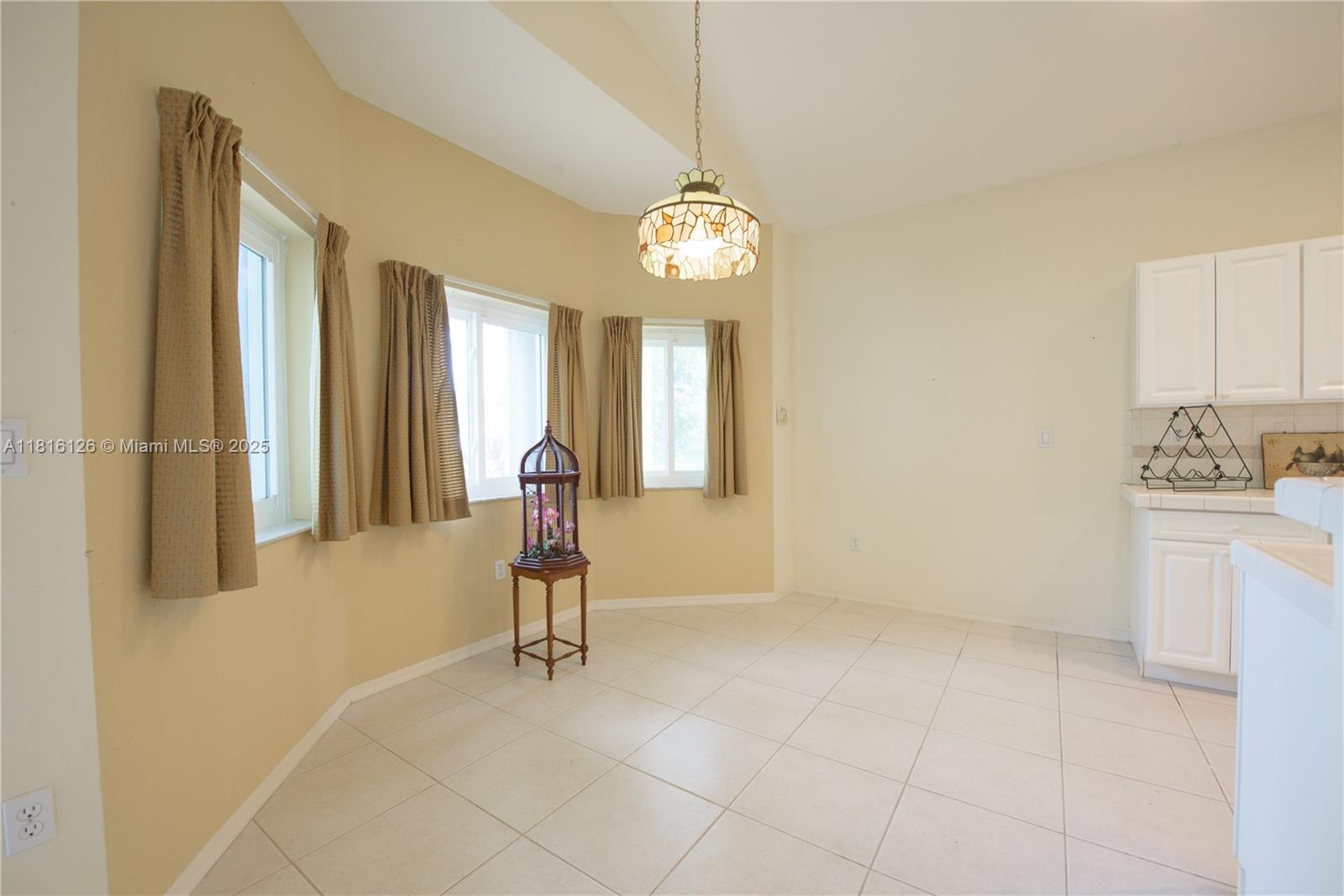 5402 NW 110th Ave, Doral, Florida image 8