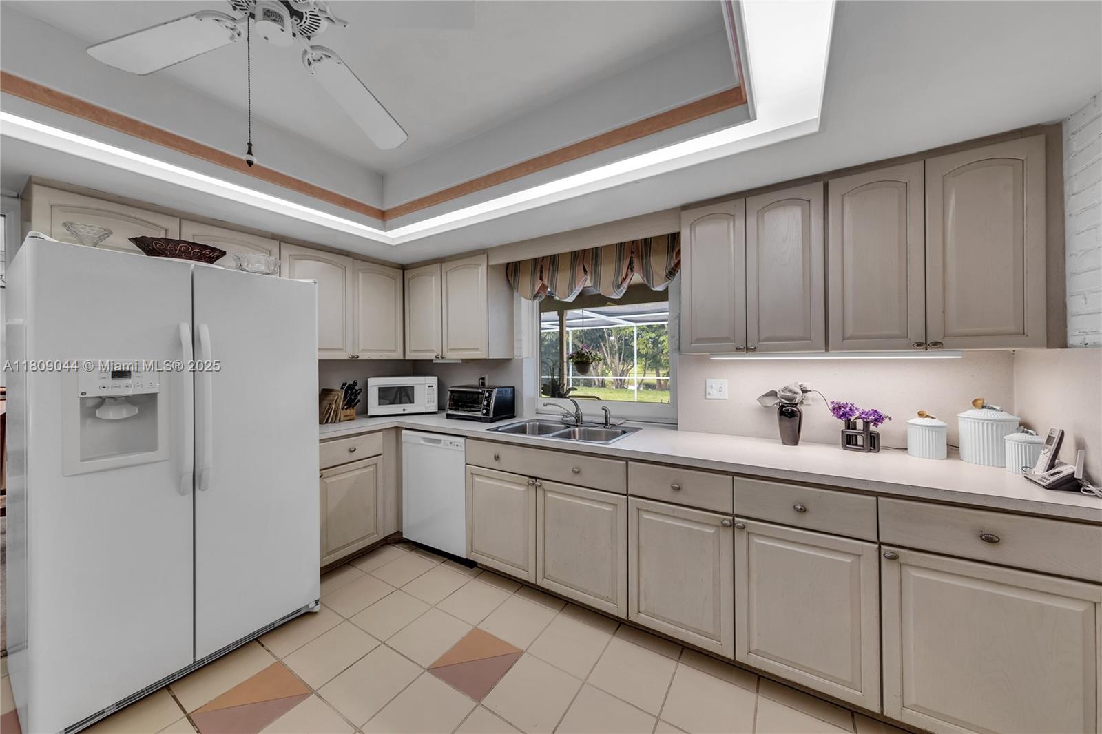 7541 SW 9th St, Plantation, Florida image 18