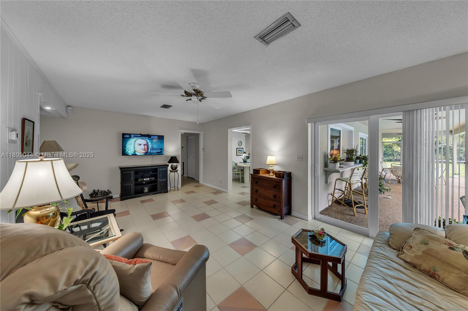 7541 SW 9th St, Plantation, Florida image 24