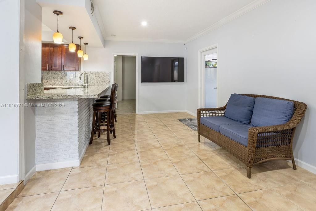 7968 Venetian St, Miramar, Florida image 9