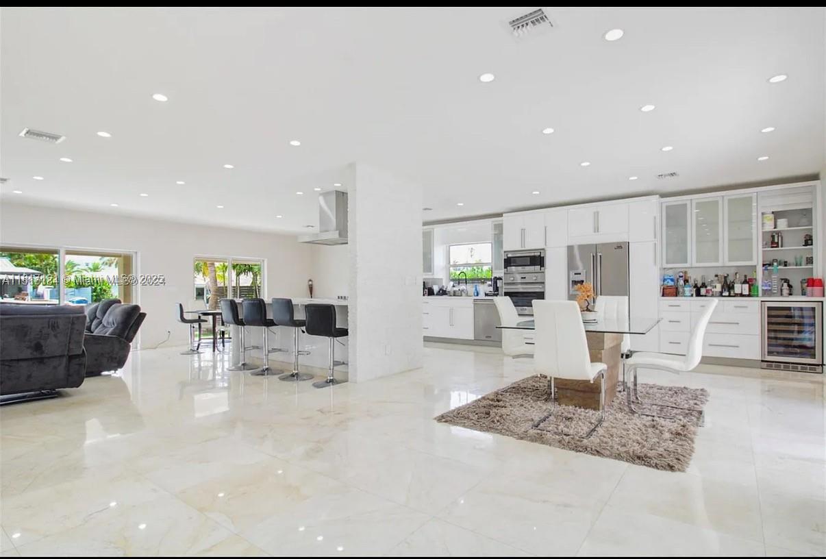 1230 NE 83rd St, Miami, Florida image 8
