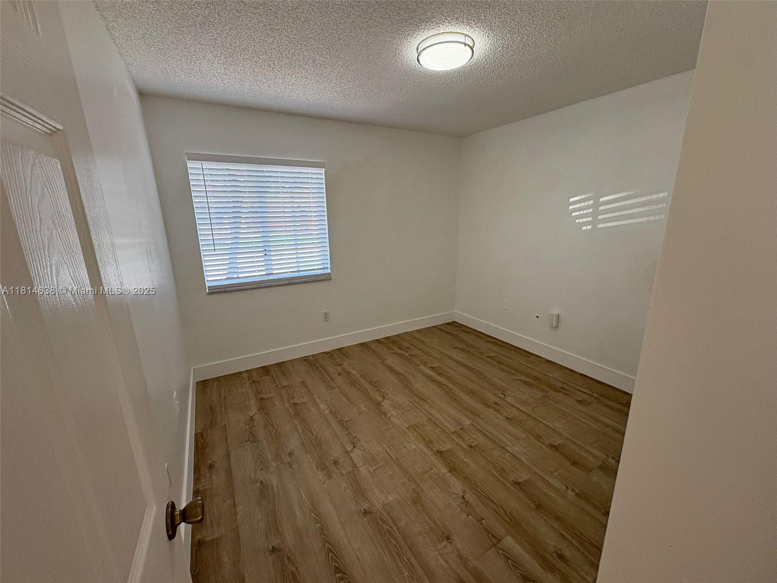 7601 NW 166th Ter, Hialeah, Florida image 12