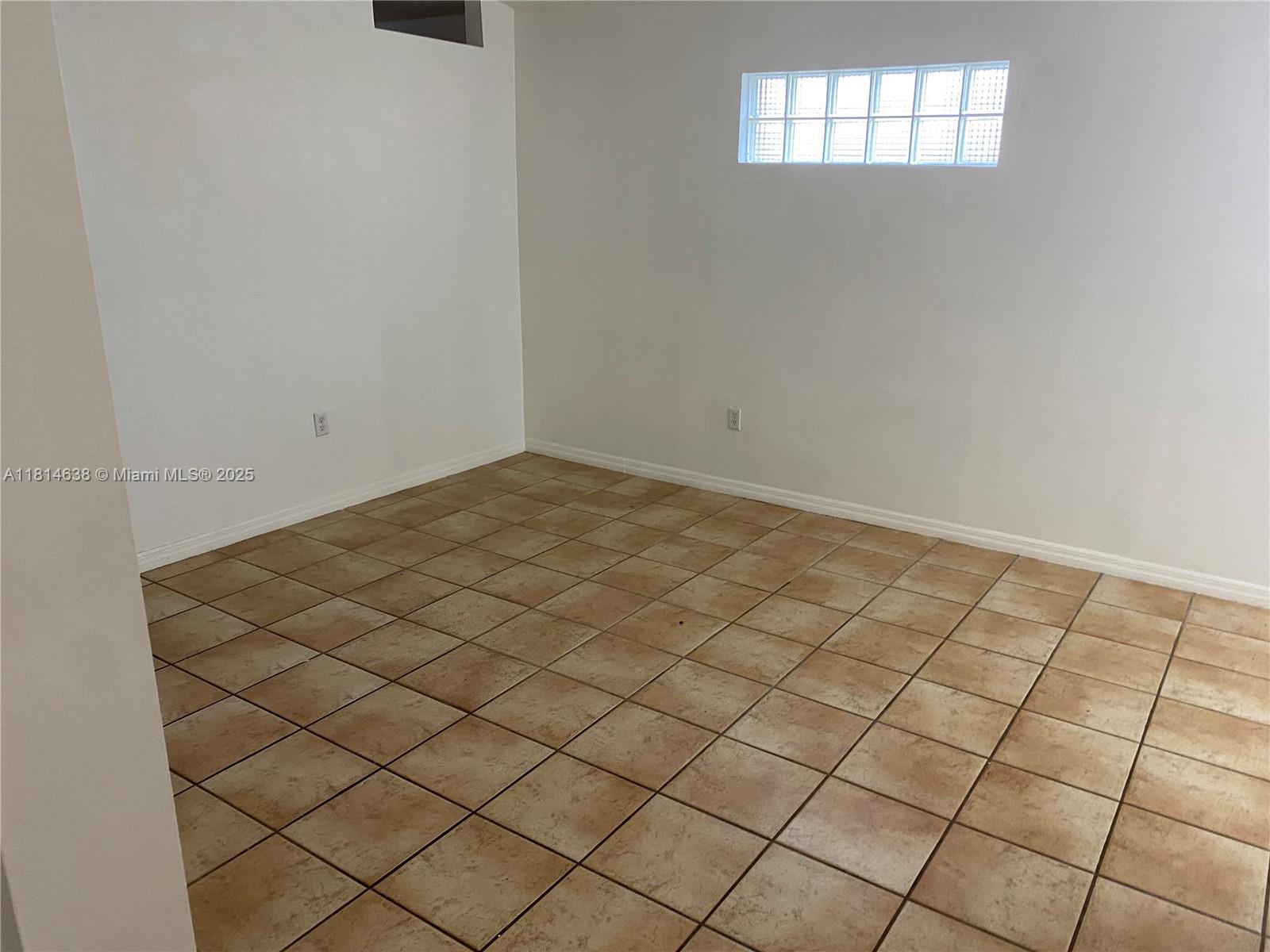 7601 NW 166th Ter, Hialeah, Florida image 4
