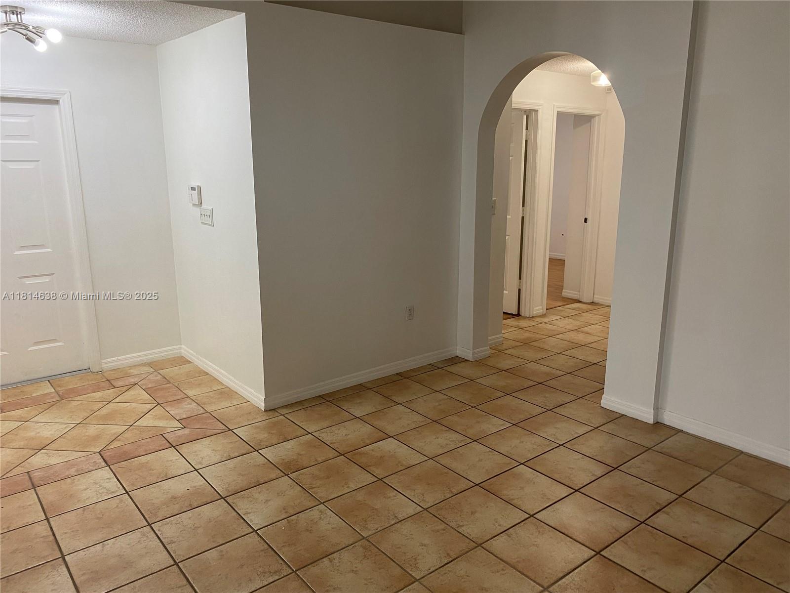 7601 NW 166th Ter, Hialeah, Florida image 6