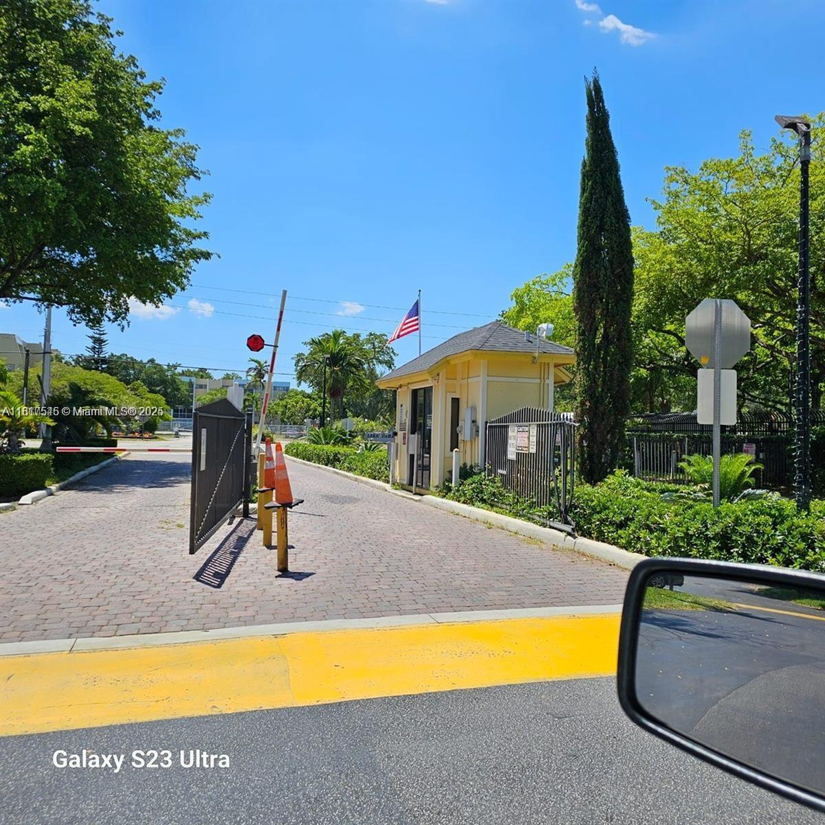 927 NE 199th St #205, Miami, Florida image 11