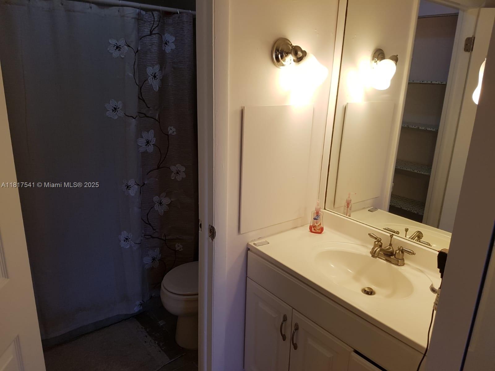 3740 Inverrary Dr #3D, Lauderhill, Florida image 15