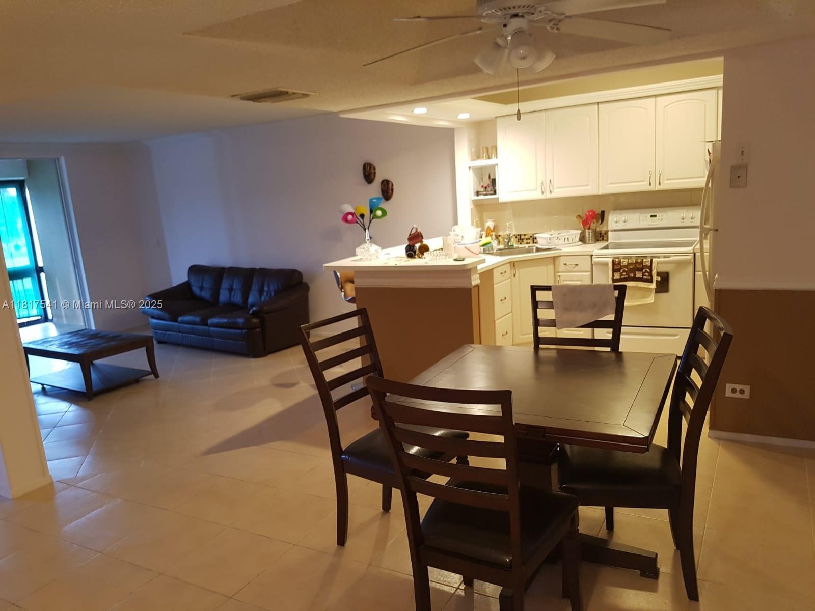 3740 Inverrary Dr #3D, Lauderhill, Florida image 6