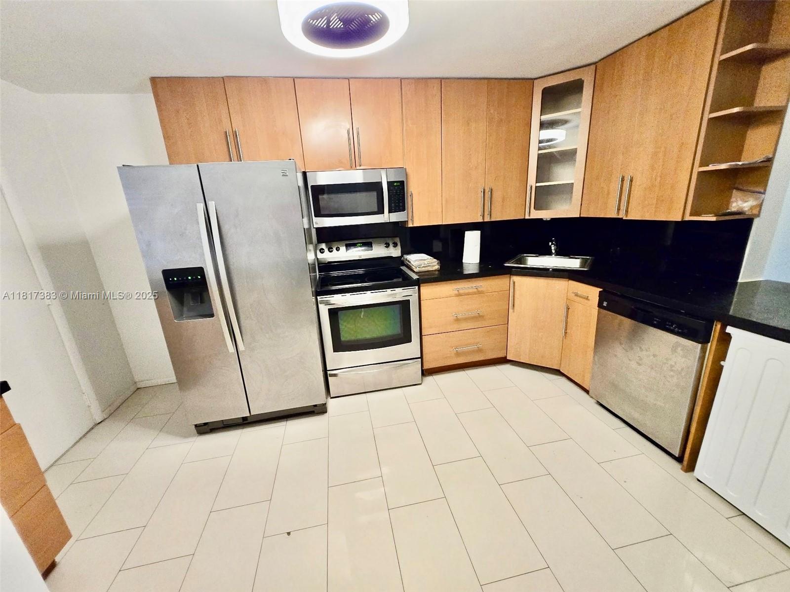 1780 NE 191st St #409-2, Miami, Florida image 1