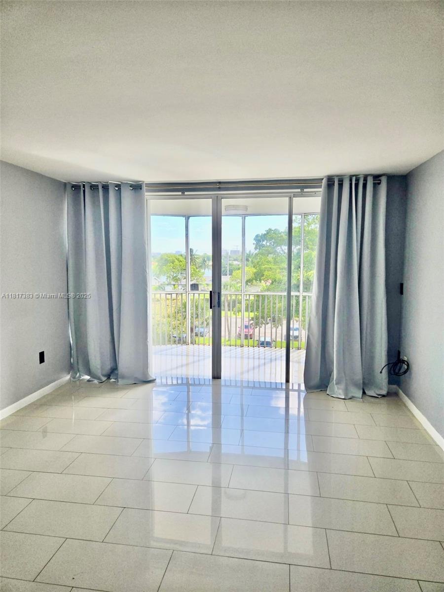 1780 NE 191st St #409-2, Miami, Florida image 3