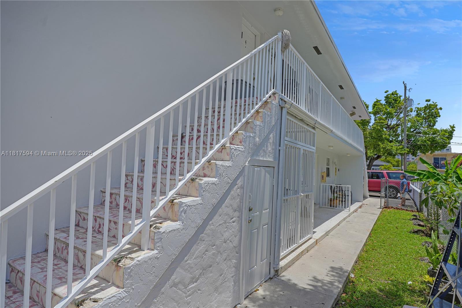 1621 NW 16th St, Miami, Florida image 8