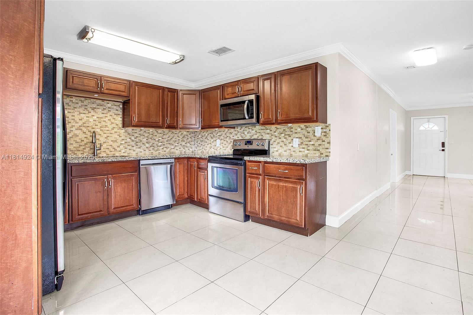 5433 NE 1st Ave, Oakland Park, Florida image 10