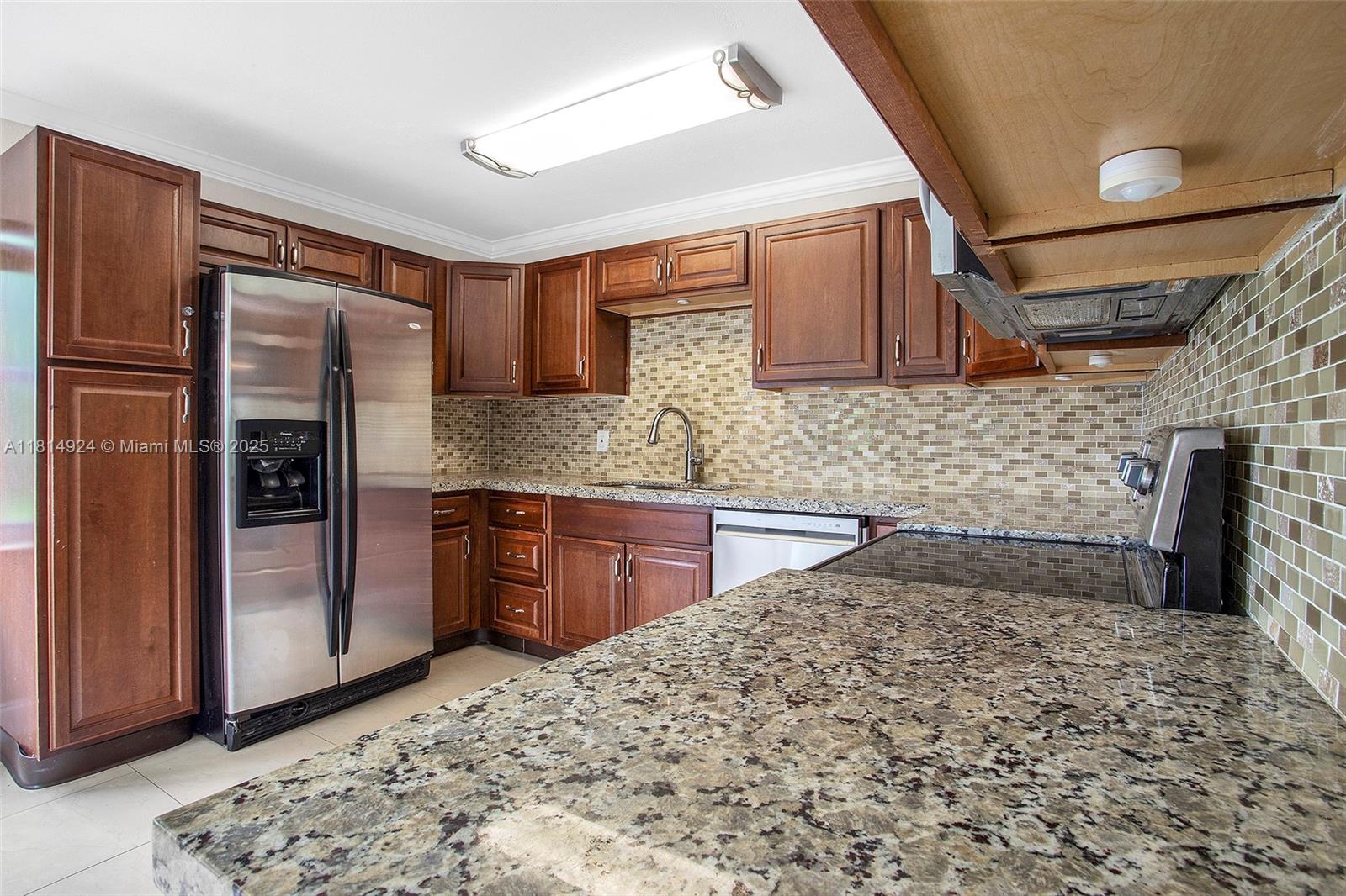 5433 NE 1st Ave, Oakland Park, Florida image 13