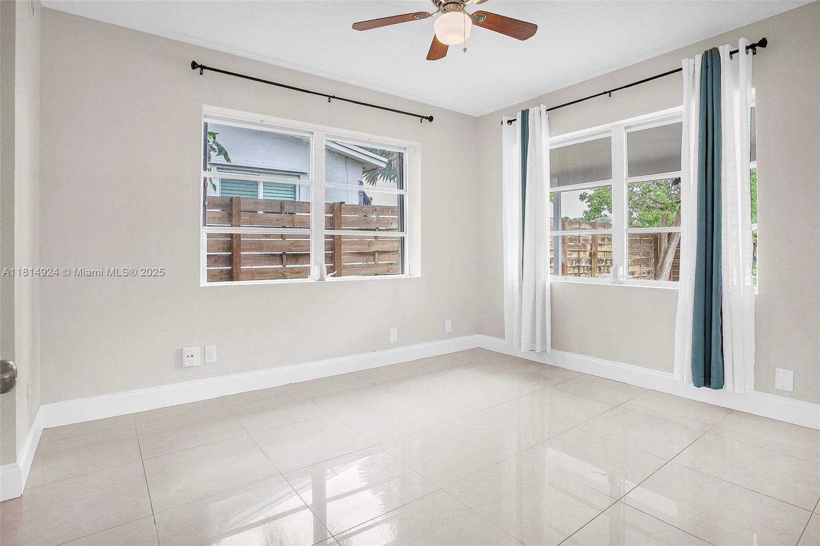 5433 NE 1st Ave, Oakland Park, Florida image 16