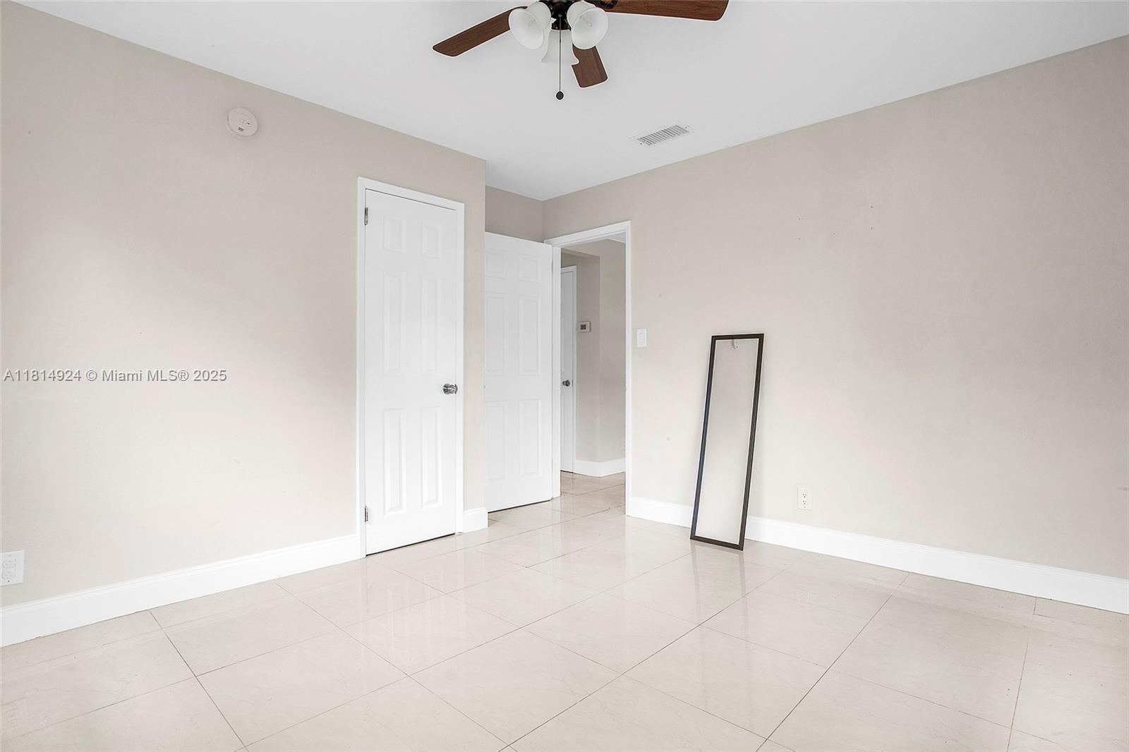 5433 NE 1st Ave, Oakland Park, Florida image 24