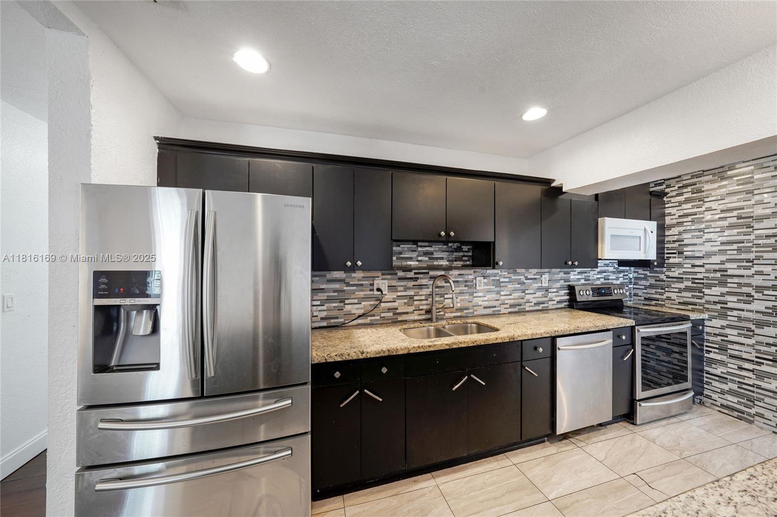 1104 NE 157th St, North Miami Beach, Florida image 11