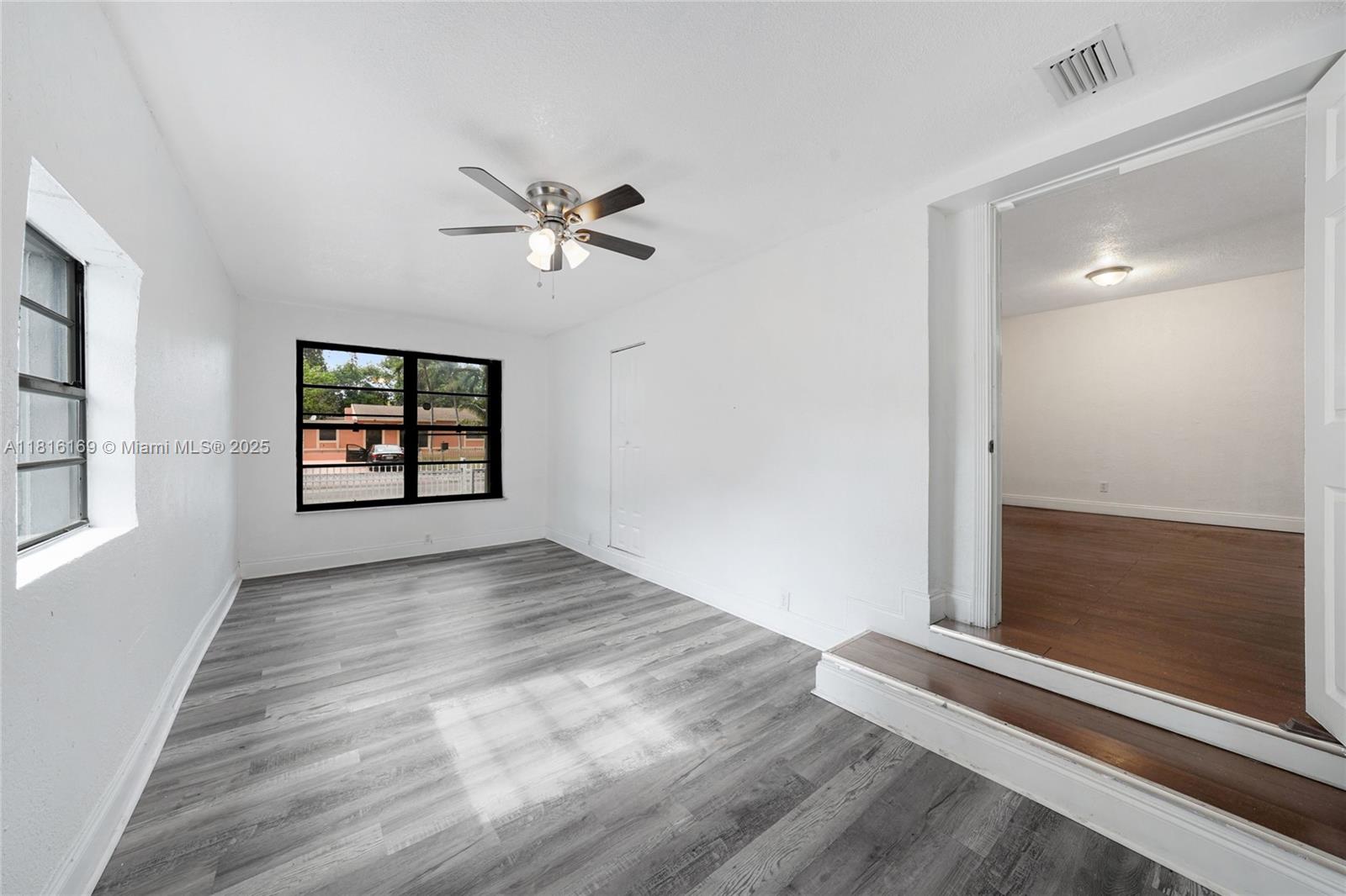 1104 NE 157th St, North Miami Beach, Florida image 14