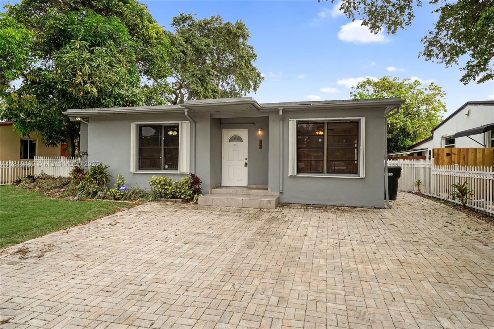 1104 NE 157th St, North Miami Beach, Florida image 2