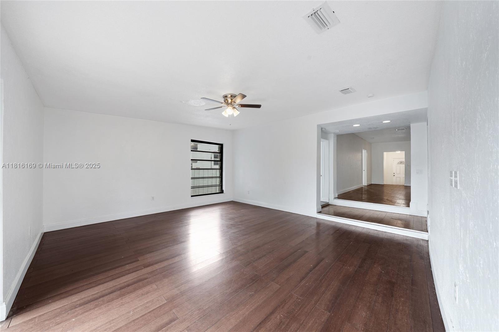 1104 NE 157th St, North Miami Beach, Florida image 22