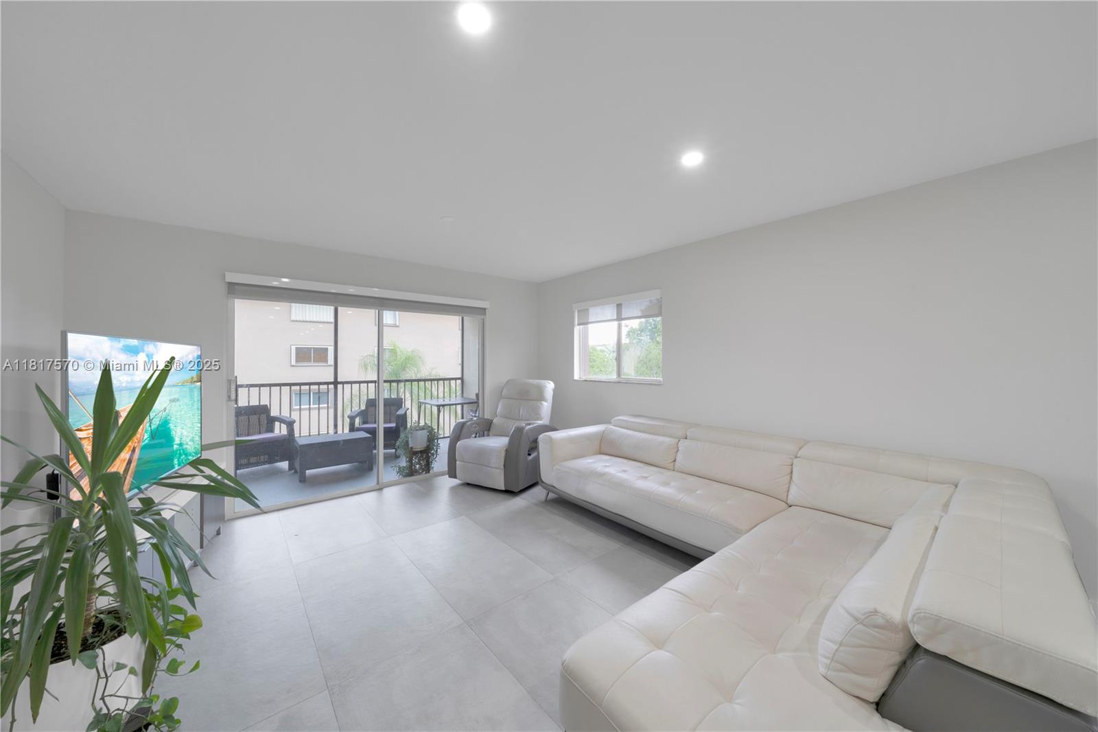 1650 SW 124th Ter #312D, Pembroke Pines, Florida image 3