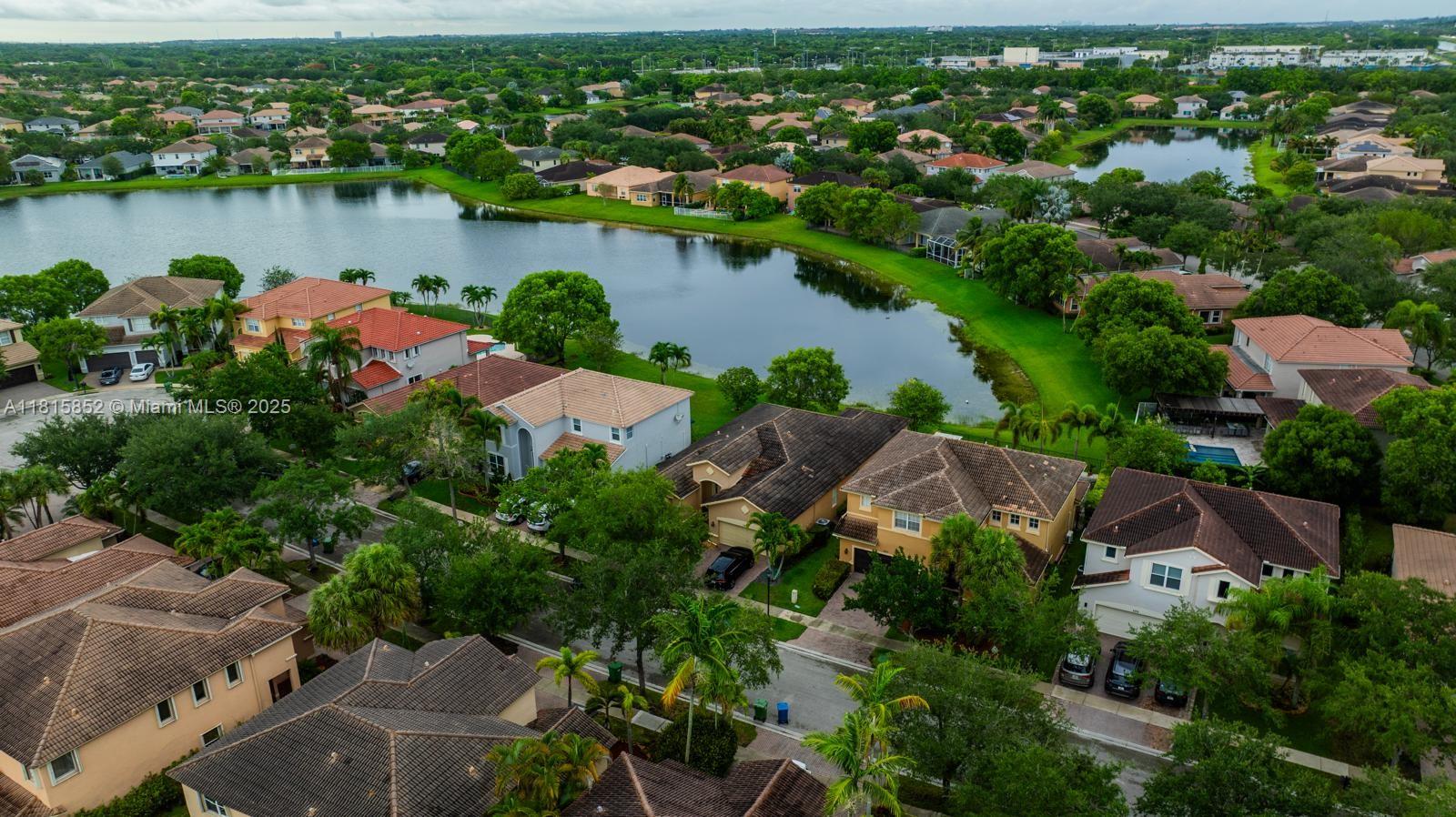 4452 Rainbow Ave, Weston, Florida image 9