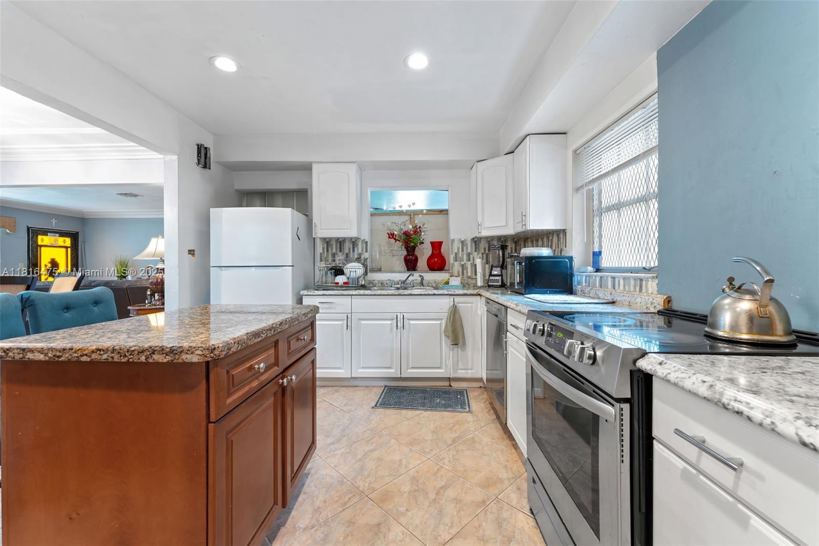 1110 NW 90th Way, Plantation, Florida image 12