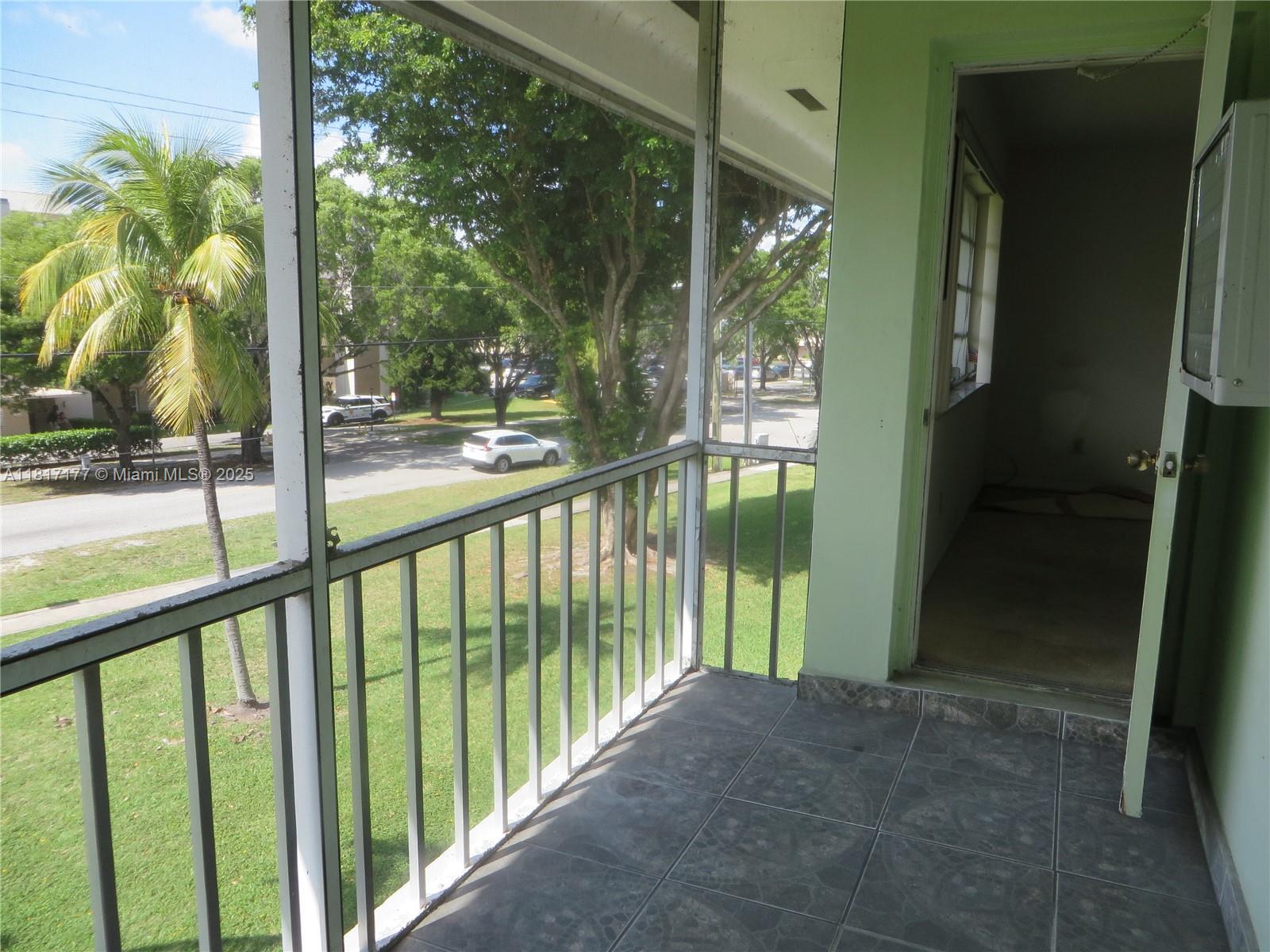 1400 NE 191st St #308, Miami, Florida image 4