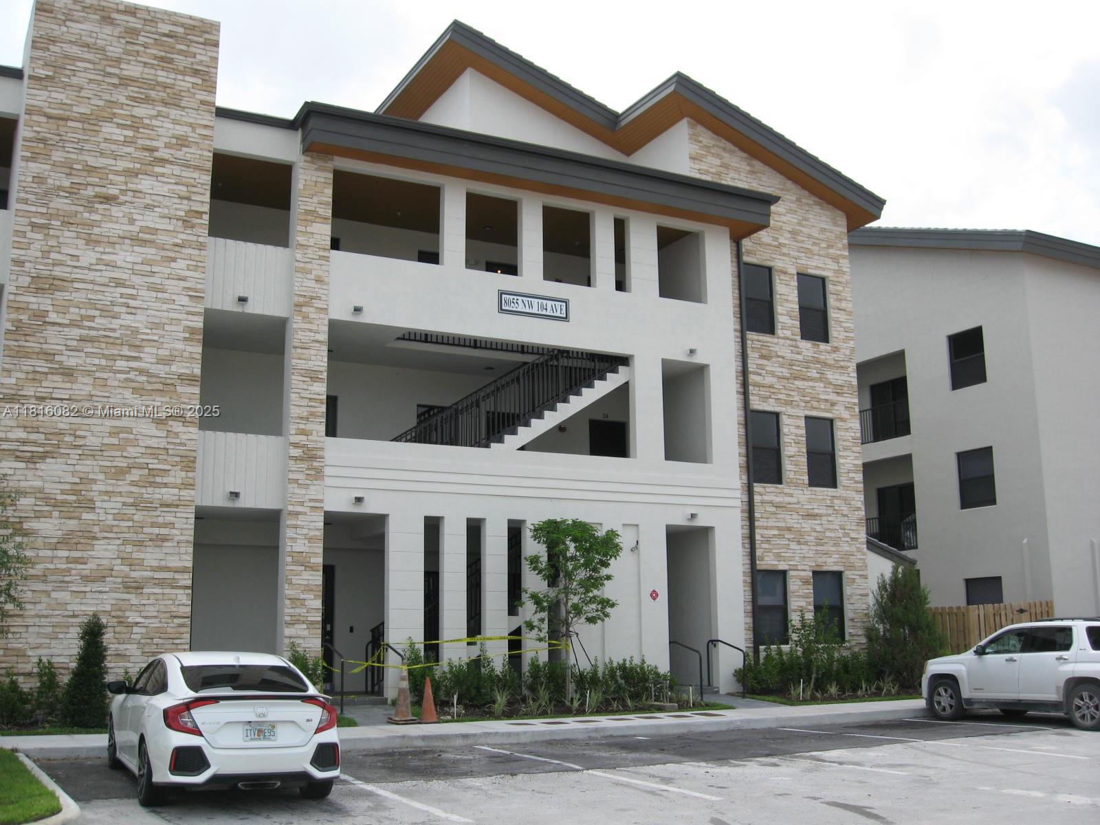 8055 NW 104th Ave #32, Doral, Florida image 3