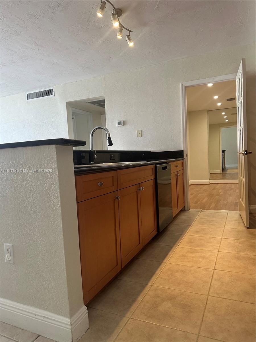 10350 W Bay Harbor Dr #4F, Bay Harbor Islands, Florida image 11