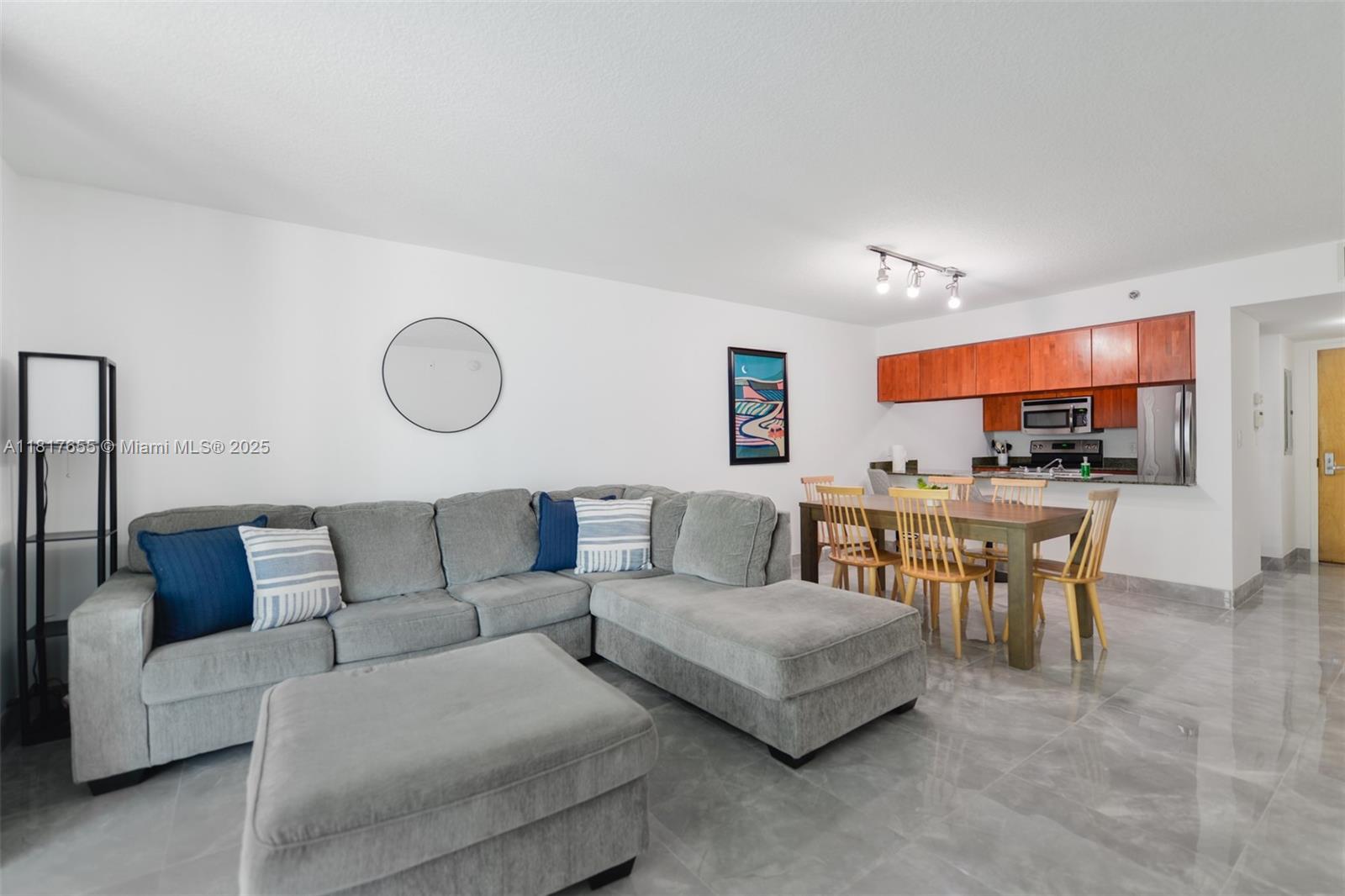 Property photo # 9
